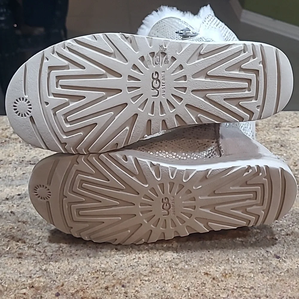 Women's Silver Winter Boots - Picture 7 of 16